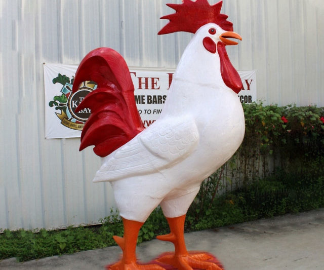 Giant Rooster Chicken Statue WhyIHaveNoMoney Com The Gift Idea Magazine   Giant Rooster Chicken Statue Thekingsbay 640x533 