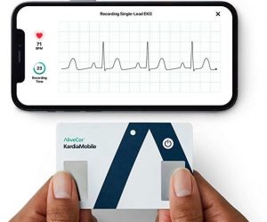 Read more about the article Credit Card Sized EKG Monitor