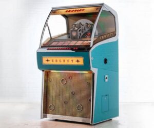 Read more about the article Crosley Vinyl Jukebox