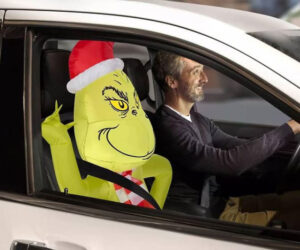 Read more about the article Inflatable Grinch Car Buddy