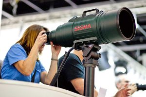 Read more about the article Ultra-Telephoto Zoom Lens