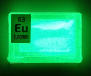 Read more about the article Amazing Glowing Europium Powder