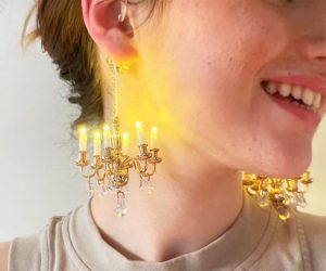 Read more about the article Chandelier Light Up Earrings