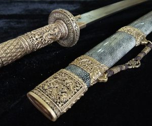 Read more about the article Chinese Damascus Steel Sword