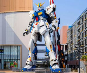 Read more about the article Life-Sized RX-93FF Gundam Statue