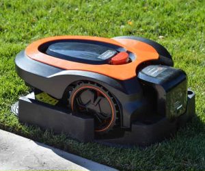 Read more about the article MowRo Autonomous Lawn Mower